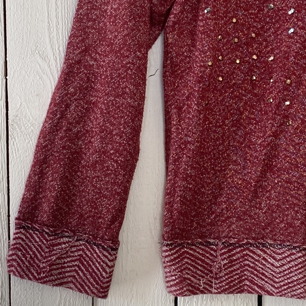Rewind Sweater - Picture 4 of 7